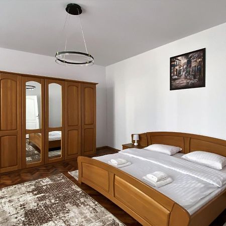 Ely'S Place Sibiu Luaran gambar