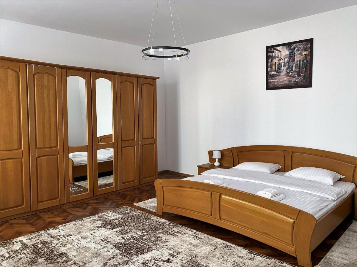 Ely'S Place Sibiu Luaran gambar
